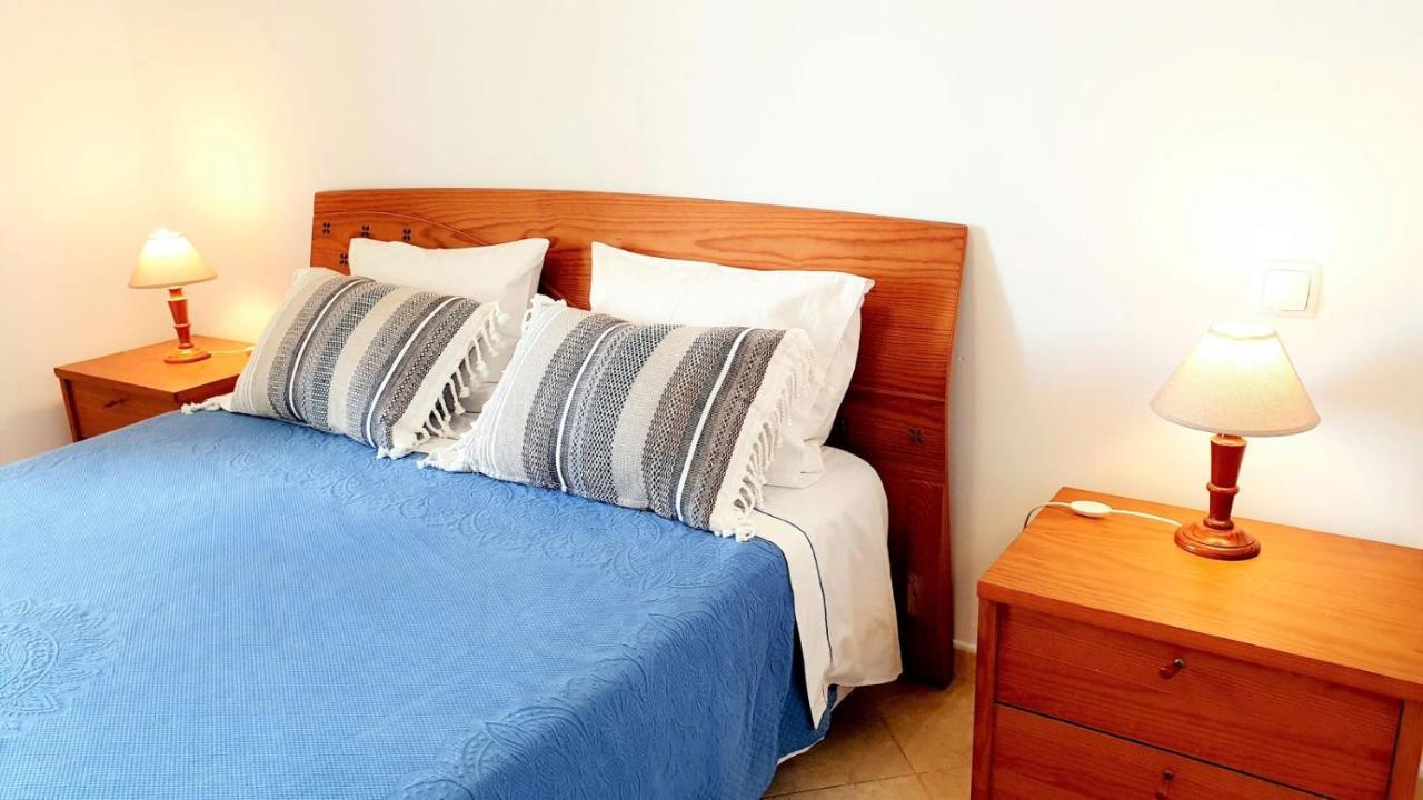Quarteira Beach Vacation: 2Br Steps To The Sand Extérieur photo