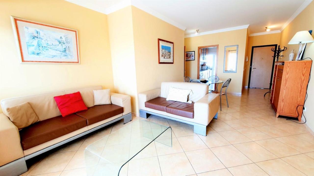 Quarteira Beach Vacation: 2Br Steps To The Sand Extérieur photo