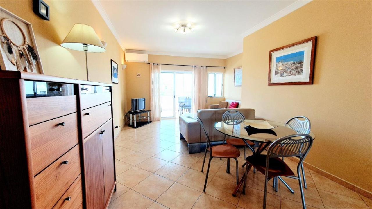 Quarteira Beach Vacation: 2Br Steps To The Sand Extérieur photo