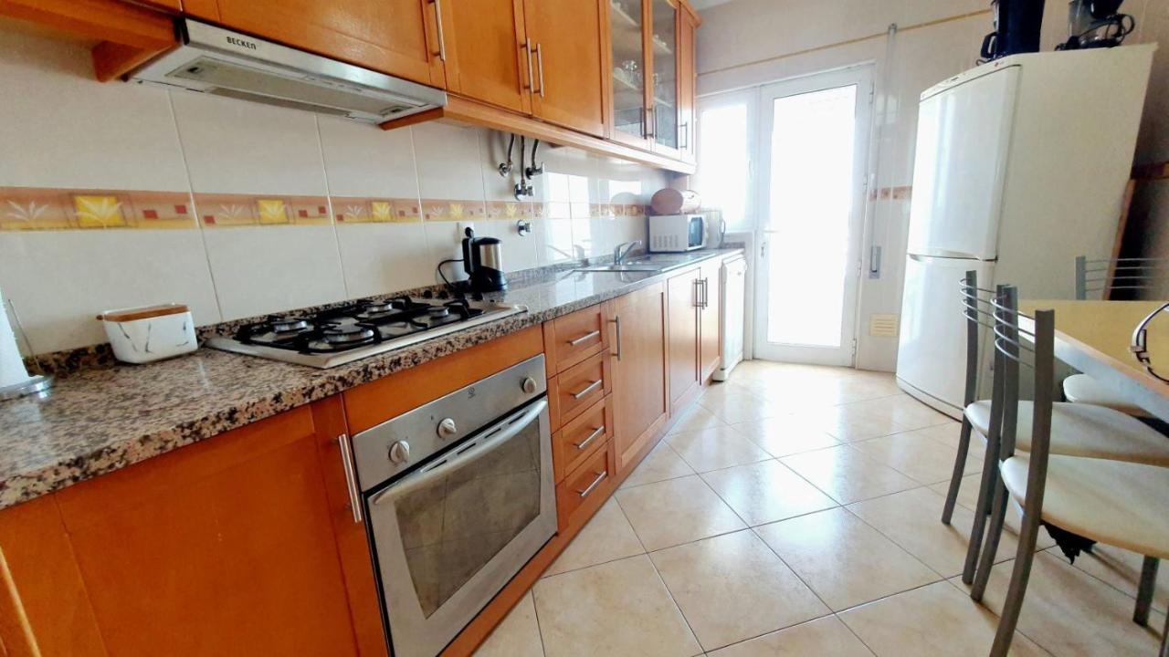Quarteira Beach Vacation: 2Br Steps To The Sand Extérieur photo