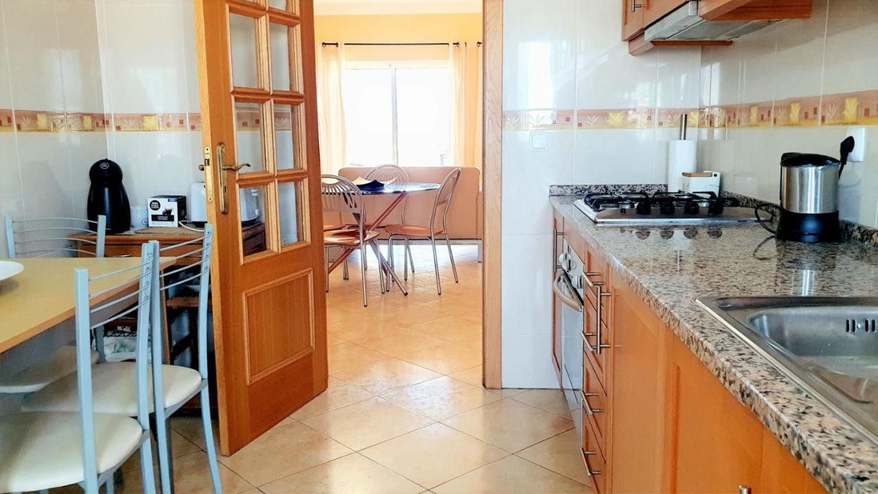 Quarteira Beach Vacation: 2Br Steps To The Sand Extérieur photo